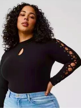 NWT Torrid Mock Neck Lace Up Long Sleeve Top